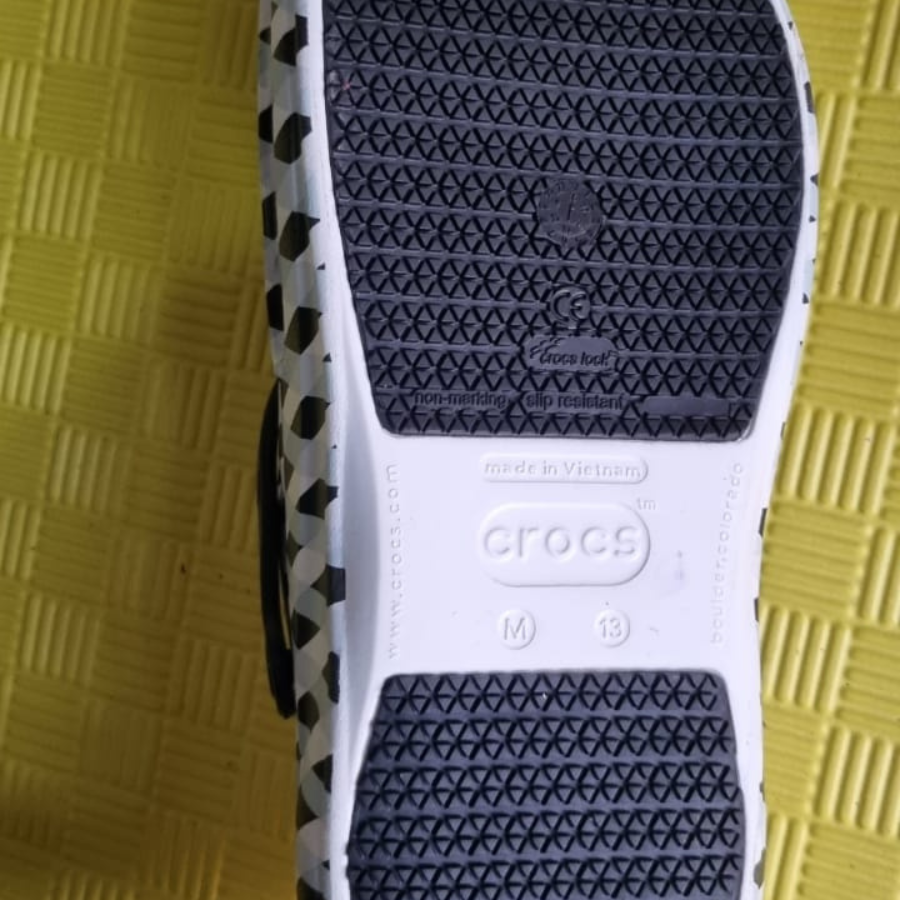 Crocs Unisex adults Plaid clogs black white
